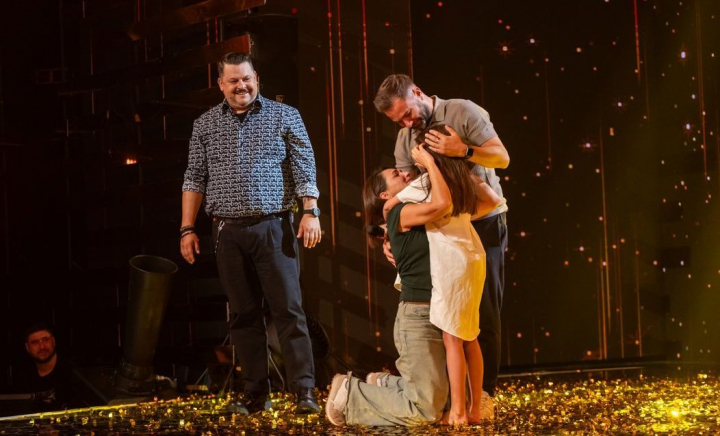 Miruna Ungureanu, eleva de 10 ani care a impresionat cu vocea ei și cu talentul actoricesc. Mihai Bobonete a apăsat butonul Golden Buzz: „Eu îți dau aripi către marele câștig” - VIDEO Miruna Ungureanu, eleva de 10 ani care a impresionat cu vocea ei și cu talentul actoricesc. Mihai Bobonete a apăsat butonul Golden Buzz: „Eu îți dau aripi către marele câștig” - VIDEO