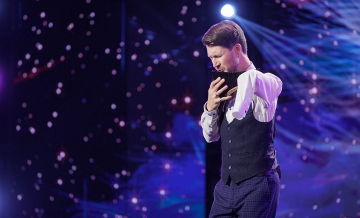 Iulian Pușcă, moldoveanul cu o poveste de viață emoționantă! A oferit o interpretare magnifică la nai pe scena „Românii au Talent” - VIDEO Iulian Pușcă, moldoveanul cu o poveste de viață emoționantă! A oferit o interpretare magnifică la nai pe scena „Românii au Talent” - VIDEO