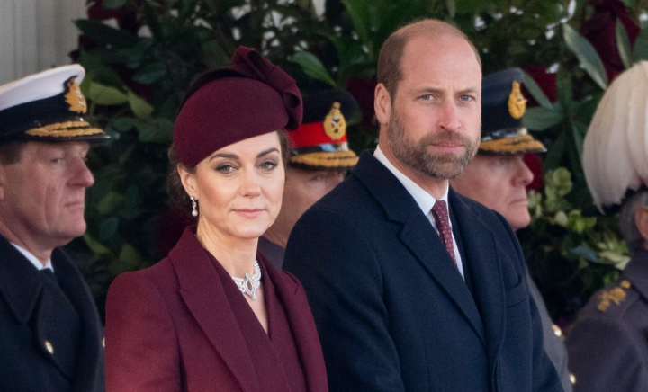 Reacția Prințului William în momentul în care a aflat că soția sa Kate Middleton are cancer. Dezvăluiri cutremurătoare făcute de un angajat regal: „A fost ceva îngrozitor” Reacția Prințului William în momentul în care a aflat că soția sa Kate Middleton are cancer. Dezvăluiri cutremurătoare făcute de un angajat regal: „A fost ceva îngrozitor”