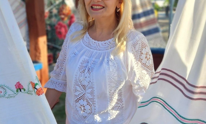 Scandal ajuns la poliție în showbiz! O interpretă o acuză pe alta de furt: „Îți fură lucrurile din casă, îți fură banii, te amăgesc” - VIDEO