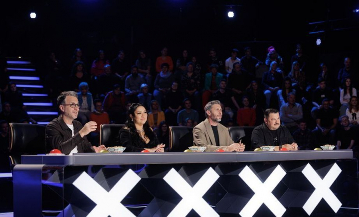 Lupta unui șofer bucureștean cu propriul talent îi va lăsa fără cuvinte pe jurați, în această seară, la „Românii au talent”: „Am fost și șef, am fost și slugă! Dacă aș putea să dau timpul înapoi, aș face teatru și aș cânta...” Lupta unui șofer bucureștean cu propriul talent îi va lăsa fără cuvinte pe jurați, în această seară, la „Românii au talent”: „Am fost și șef, am fost și slugă! Dacă aș putea să dau timpul înapoi, aș face teatru și aș cânta...”