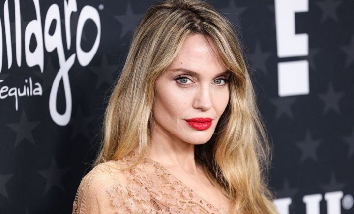Angelina Jolie și-a pierdut încrederea în bărbați după „trauma” cauzată de Brad Pitt
Angelina Jolie și-a pierdut încrederea în bărbați după „trauma” cauzată de Brad Pitt
