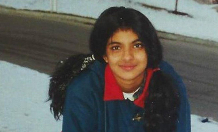 Fetița din imagine a ajuns una dintre cele mai frumoase femei din lume. O recunoști? În urmă cu 25 de ani era încoronată Miss World, iar în prezent e căsătorită cu un artist celebru Fetița din imagine a ajuns una dintre cele mai frumoase femei din lume. O recunoști? În urmă cu 25 de ani era încoronată Miss World, iar în prezent e căsătorită cu un artist celebru