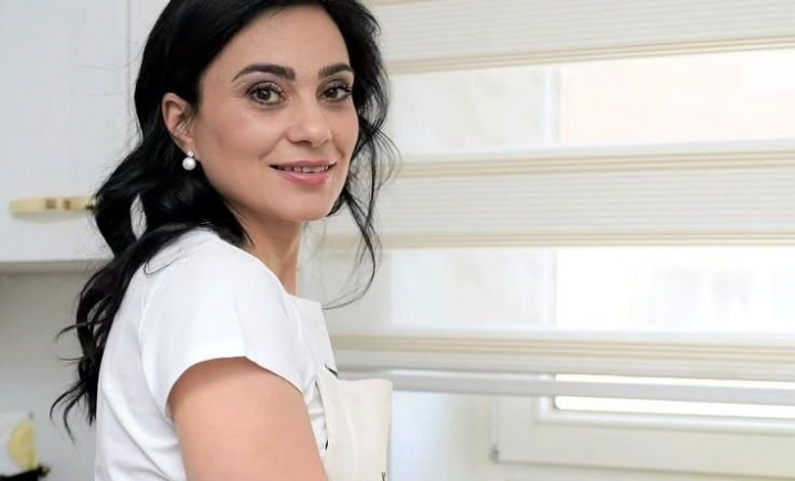 Cum scapi de „colăceii” din jurul taliei? Nutriționista Cristina Rață știe secretul care te va ajuta cu siguranță - VIDEO
