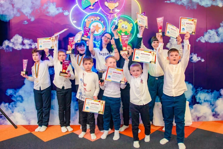 Indigo Mental Training Club - noua pasiune a copilului tău! Ce înseamnă tehnica de calcul cu abacul, dar și cum se dezvoltă copiii cu ajutorul ei - VIDEO Indigo Mental Training Club - noua pasiune a copilului tău! Ce înseamnă tehnica de calcul cu abacul, dar și cum se dezvoltă copiii cu ajutorul ei - VIDEO