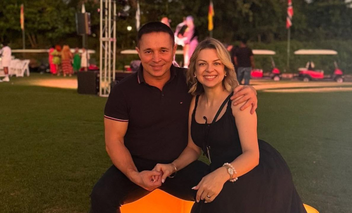 După 20 de ani de relație şi 9 copii, Marina şi Tudor Cârnaț par mai îndrăgostiţi ca niciodată. Soții au revenit dintr-o destinaţie exotică în care au mers doar în doi. Unde s-au odihnit, dar și alte curiozități, află astăzi, la „O Seară Perfectă” - VIDEO După 20 de ani de relație şi 9 copii, Marina şi Tudor Cârnaț par mai îndrăgostiţi ca niciodată. Soții au revenit dintr-o destinaţie exotică în care au mers doar în doi. Unde s-au odihnit, dar și alte curiozități, află astăzi, la „O Seară Perfectă” - VIDEO