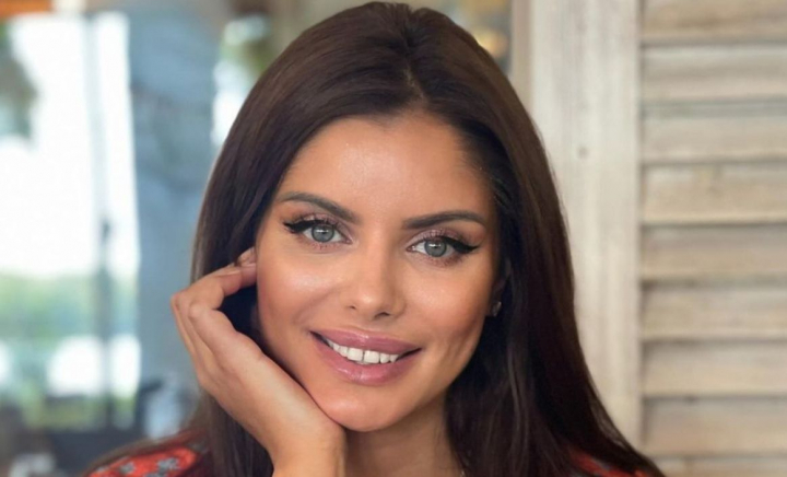 Așa mame, așa fiice! TOP 9 vedete de la noi care seamănă leit cu cele care le-au dat viață - FOTO
Așa mame, așa fiice! TOP 9 vedete de la noi care seamănă leit cu cele care le-au dat viață - FOTO