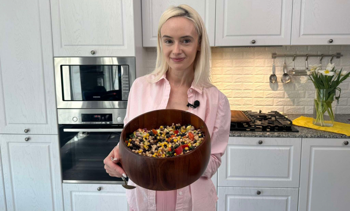 Ții post? Iată rețeta unei salate gustoase, sățioase și cel mai important, ușor de preparat - VIDEO