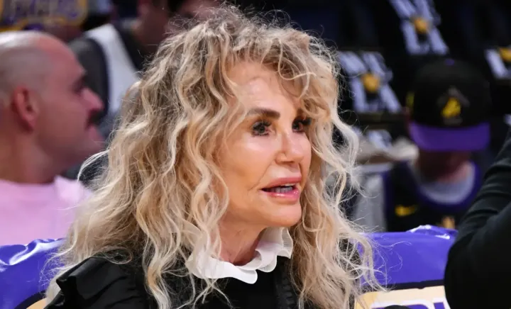 Se apropie de 90 de ani, dar arată AȘA! Care este secretul celebrei actrițe Dyan Cannon - FOTO Se apropie de 90 de ani, dar arată AȘA! Care este secretul celebrei actrițe Dyan Cannon - FOTO