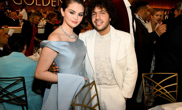 Peste 43 de milioane de oameni s-au uitat la acest clip! Selena Gomez, virală pe rețelele sociale cu un video în care logodnicul ei încearcă s-o machieze. Rezultatul a stârnit hohote de râs - VIDEO
Peste 43 de milioane de oameni s-au uitat la acest clip! Selena Gomez, virală pe rețelele sociale cu un video în care logodnicul ei încearcă s-o machieze. Rezultatul a stârnit hohote de râs - VIDEO