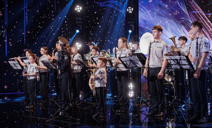 O orchestră din Republica Moldova, deși a cântat impecabil pe scena „Românii au Talent”, nu a reușit să se califice în etapa următoare. Motivul pentru care Andi Moisescu și Mihai Bobonete au oferit „NU” - VIDEO O orchestră din Republica Moldova, deși a cântat impecabil pe scena „Românii au Talent”, nu a reușit să se califice în etapa următoare. Motivul pentru care Andi Moisescu și Mihai Bobonete au oferit „NU” - VIDEO