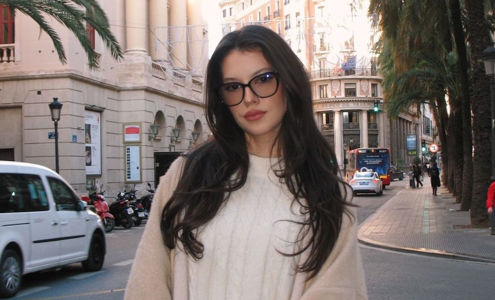 TOP 7 vedete din Moldova care poartă ochelari de vedere cu stil - FOTO TOP 7 vedete din Moldova care poartă ochelari de vedere cu stil - FOTO