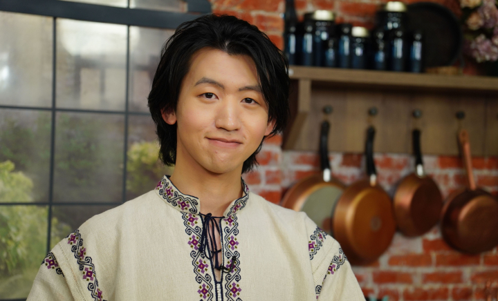 Ascultă muzica Măriei Tănase, adoră mămăliga şi portul popular! Descoperă-l pe Sorin Song, chinezul care a îndrăgit Moldova și limba română - VIDEO Ascultă muzica Măriei Tănase, adoră mămăliga şi portul popular! Descoperă-l pe Sorin Song, chinezul care a îndrăgit Moldova și limba română - VIDEO