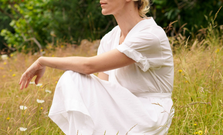 În urmă cu trei ani a divorțat de un om de afaceri, iar acum s-a logodit cu un fotograf. Celebra actriță a dezvăluit că era de mult timp îndrăgostită de el - FOTO În urmă cu trei ani a divorțat de un om de afaceri, iar acum s-a logodit cu un fotograf. Celebra actriță a dezvăluit că era de mult timp îndrăgostită de el - FOTO