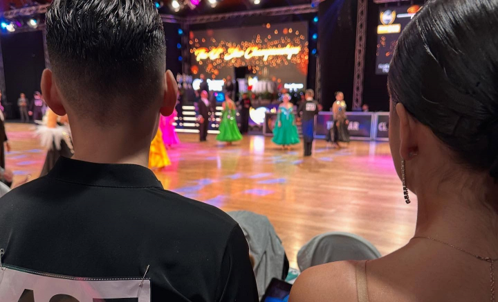 Imnul Moldovei a răsunat la Campionatul Mondial de Dans Sportiv de la Bologna. Cine sunt campionii care ne-au dus faima în toată lumea şi ce sacrificii fac pentru a fi cei mai buni, află astăzi, la „O Seară Perfectă” - VIDEO Imnul Moldovei a răsunat la Campionatul Mondial de Dans Sportiv de la Bologna. Cine sunt campionii care ne-au dus faima în toată lumea şi ce sacrificii fac pentru a fi cei mai buni, află astăzi, la „O Seară Perfectă” - VIDEO