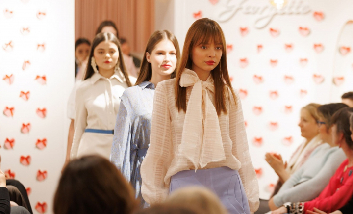 O colecție de primăvară plină de gingășie și culoare! Descoperă brand-ul ce a uimit la Moldovan Brands Runway 2025 prin unicitate - VIDEO
O colecție de primăvară plină de gingășie și culoare! Descoperă brand-ul ce a uimit la Moldovan Brands Runway 2025 prin unicitate - VIDEO