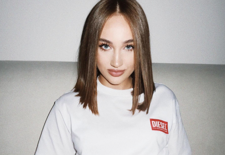 Petrecere alături de cele mai dragi persoane! Cum și-a sărbătorit fiica cea mare a soților Daniela Burlaca și Iurie Gologan, cea de-a 16 aniversare, dar și ce daruri a primit - VIDEO Petrecere alături de cele mai dragi persoane! Cum și-a sărbătorit fiica cea mare a soților Daniela Burlaca și Iurie Gologan, cea de-a 16 aniversare, dar și ce daruri a primit - VIDEO