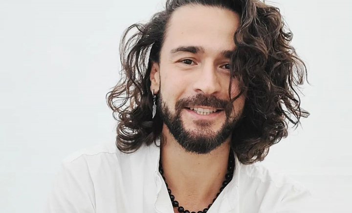 Lansare explozivă! „Nu aiuri”, un videoclip plin de ironie, stil şi nebunie, aşa cum doar Pasha Parfeni ne poate oferi. Despre noutăţile din viaţa artistului, dar şi premiera muzicală, află astăzi, la „O Seară Perfectă” - VIDEO Lansare explozivă! „Nu aiuri”, un videoclip plin de ironie, stil şi nebunie, aşa cum doar Pasha Parfeni ne poate oferi. Despre noutăţile din viaţa artistului, dar şi premiera muzicală, află astăzi, la „O Seară Perfectă” - VIDEO