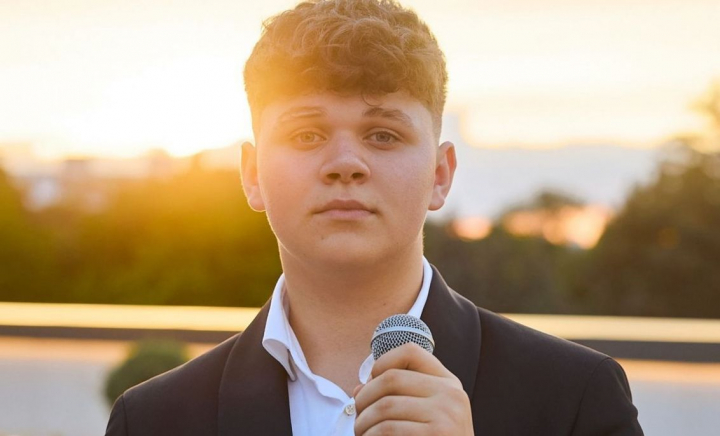 A schimbat microfonul pe toiag și a muls pentru prima dată oile. Îl vedem pe Oleg Spînu în rol de cioban, astăzi, la „O Seară Perfectă” - VIDEO A schimbat microfonul pe toiag și a muls pentru prima dată oile. Îl vedem pe Oleg Spînu în rol de cioban, astăzi, la „O Seară Perfectă” - VIDEO