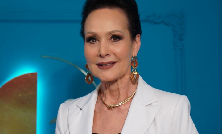 La 57 de ani, Anișoara Puică este o adevărată fashionistă! Cine o ajută să fie mereu în pas cu moda: „Recunosc...” - VIDEO La 57 de ani, Anișoara Puică este o adevărată fashionistă! Cine o ajută să fie mereu în pas cu moda: „Recunosc...” - VIDEO