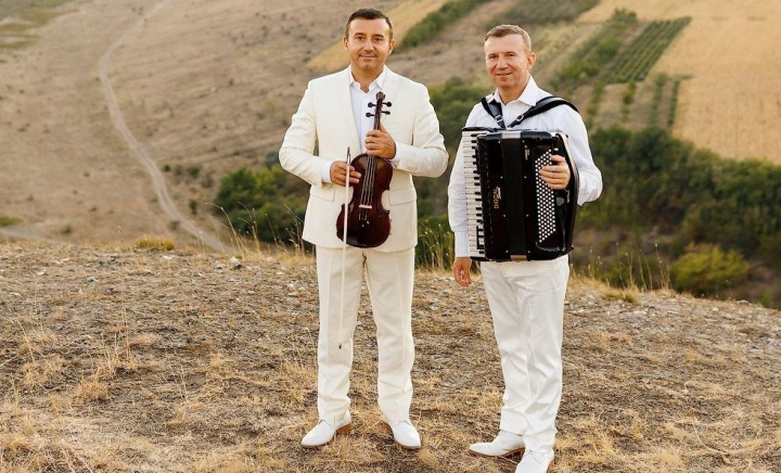 Frații Advahov, tot mai apreciați de artiștii de peste Prut! Cine este interpreta care i-a invitat să o acompanieze la concertul ei solo - VIDEO Frații Advahov, tot mai apreciați de artiștii de peste Prut! Cine este interpreta care i-a invitat să o acompanieze la concertul ei solo - VIDEO