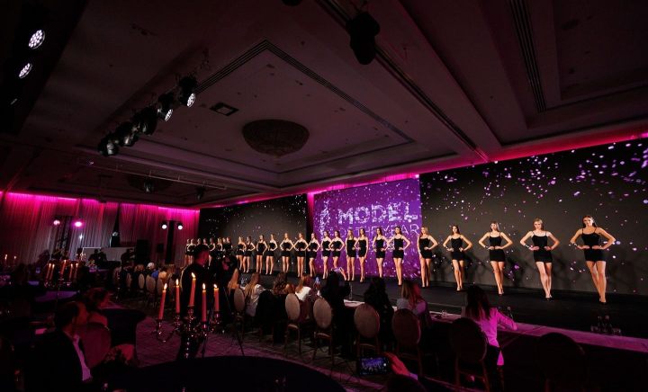 26 de fete au concurat pentru un titlu mult râvnit - „Model of the year”! Cine este tânăra din regiunea transnistreană care a devenit modelul anului, dar şi cât de spectaculos a fost evenimentul, află astăzi, la „O Seară Perfectă” - VIDEO