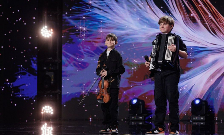 Fiii lui Vasile Advahov - primul interviu după ce au făcut show total la „Românii au Talent”: „Ne-au plăcut jurații, dar în special Andra” - VIDEO Fiii lui Vasile Advahov - primul interviu după ce au făcut show total la „Românii au Talent”: „Ne-au plăcut jurații, dar în special Andra” - VIDEO
