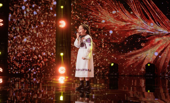 Cine este Sara Hanț, fetița de doar 10 ani care a primit Golden Buzz la „Românii au talent”! A cântat dumnezeiește - VIDEO