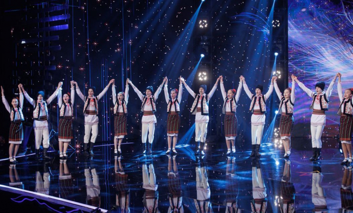Ansamblul de dans popular „Nufărul” din Republica Moldova, moment spectaculos pe scena „Românii au talent”: „M-a impresionat energia voastră” - VIDEO