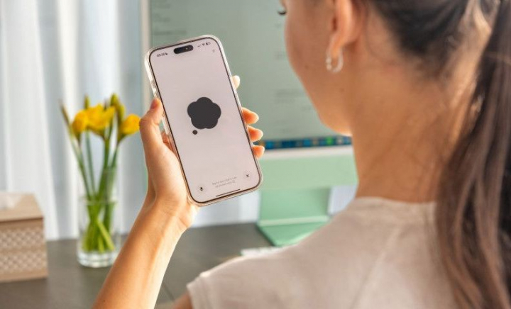 Cum a ajuns o femeie să se logodească cu un robot AI: „Vrem o relație fizică”. Povestea ei e virală
Cum a ajuns o femeie să se logodească cu un robot AI: „Vrem o relație fizică”. Povestea ei e virală