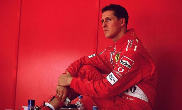 Veste neașteptată! Michael Schumacher a reușit să dea un autograf pe o cască de pilot de Formula 1 - FOTO Veste neașteptată! Michael Schumacher a reușit să dea un autograf pe o cască de pilot de Formula 1 - FOTO