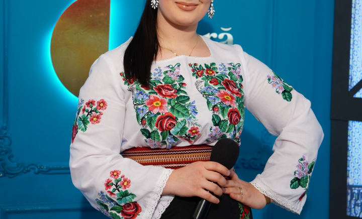 Uimitor! Ea este interpreta care are un frate mai mare cu câteva luni decât fiica ei - VIDEO Uimitor! Ea este interpreta care are un frate mai mare cu câteva luni decât fiica ei - VIDEO