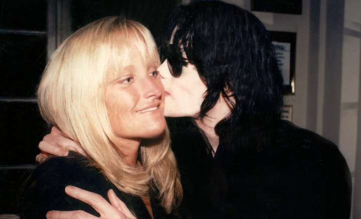 Puțini și-o mai amintesc pe cea de-a doua soție a lui Michael Jackson. Cum arată Debbie Rowe la 66 de ani, după ce a învins cancerul - FOTO
