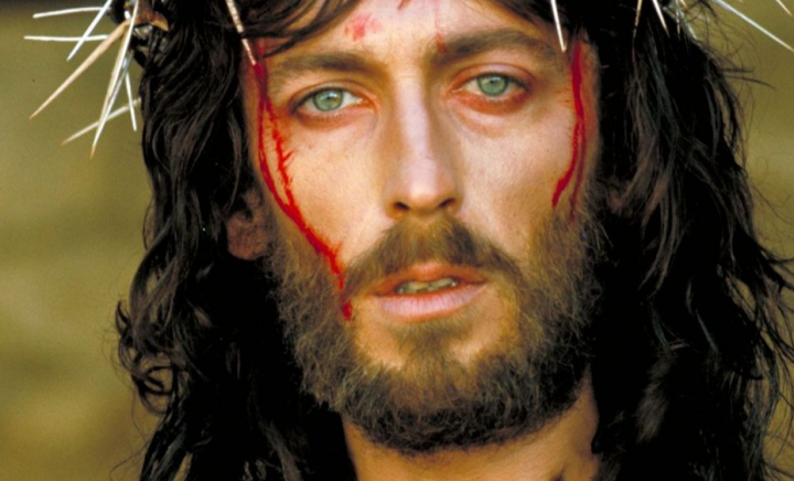 Cum arată în 2025 Robert Powell, actorul din „Iisus din Nazaret” - FOTO Cum arată în 2025 Robert Powell, actorul din „Iisus din Nazaret” - FOTO