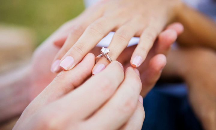 O prietenie din copilărie s-a transformat într-o cerere în căsătorie 17 ani mai târziu: „Pare un film de dragoste” O prietenie din copilărie s-a transformat într-o cerere în căsătorie 17 ani mai târziu: „Pare un film de dragoste”