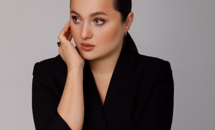 Iuliana Sandu, altfel decât o știai! Cum și-a schimbat complet viața, ajungând cunoscută la nivel internațional datorită brandului ei - VIDEO Iuliana Sandu, altfel decât o știai! Cum și-a schimbat complet viața, ajungând cunoscută la nivel internațional datorită brandului ei - VIDEO