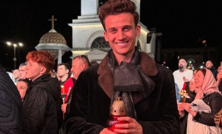 Hristos a Înviat! Cine sunt vedetele de la noi care au ales să meargă la biserică în noaptea Învierii, alături de familie, prieteni sau rude - FOTO/VIDEO
Hristos a Înviat! Cine sunt vedetele de la noi care au ales să meargă la biserică în noaptea Învierii, alături de familie, prieteni sau rude - FOTO/VIDEO