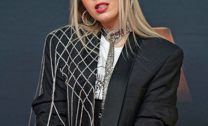 O celebră cântăreață din România a recunoscut că se iubește cu o fată! Și-au asumat relația și s-au afișat împreună pe rețelele de socializare, iar fanii au rămas în șoc: „Nu cred” - FOTO/VIDEO O celebră cântăreață din România a recunoscut că se iubește cu o fată! Și-au asumat relația și s-au afișat împreună pe rețelele de socializare, iar fanii au rămas în șoc: „Nu cred” - FOTO/VIDEO