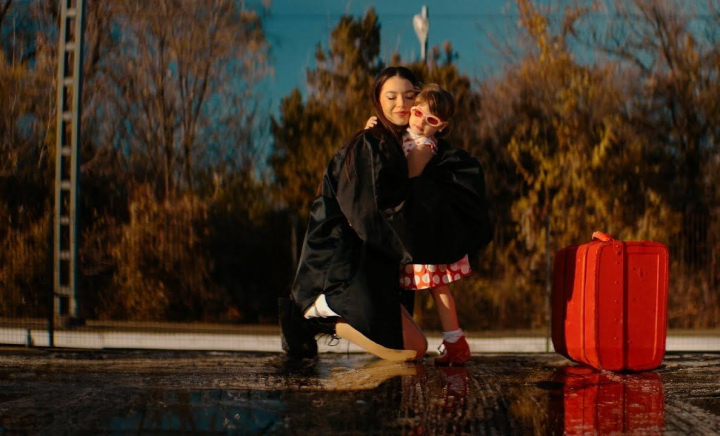 „Ghiță” s-a întors! Cleopatra Stratan a lansat continuarea piesei care a cucerit o lume întreagă - VIDEO „Ghiță” s-a întors! Cleopatra Stratan a lansat continuarea piesei care a cucerit o lume întreagă - VIDEO