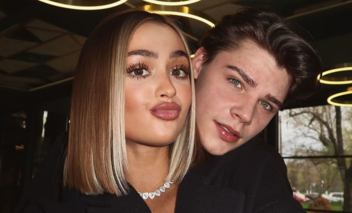 Iuliana Beregoi și Cristian Porcari, mai mult decât prieteni? Răspunsul artistului la zvonurile despre o posibilă idilă - VIDEO Iuliana Beregoi și Cristian Porcari, mai mult decât prieteni? Răspunsul artistului la zvonurile despre o posibilă idilă - VIDEO