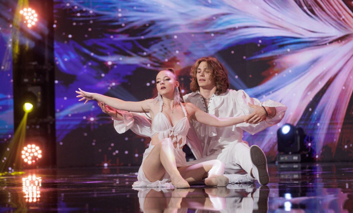 Daria Lucan și Denis Mihalescu par desprinși din povești cu zâne și Harap Alb, iar dansul lor i-a ținut cu sufletul la gură pe jurații Românii au talent! Andra: „Eu aveam speranțe mari, voiam să vă ofer Golden Buzz” - VIDEO Daria Lucan și Denis Mihalescu par desprinși din povești cu zâne și Harap Alb, iar dansul lor i-a ținut cu sufletul la gură pe jurații Românii au talent! Andra: „Eu aveam speranțe mari, voiam să vă ofer Golden Buzz” - VIDEO