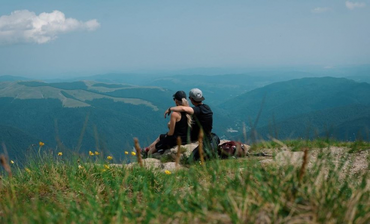 „Ne căsătorim!”- Celebrul cântăreț a făcut anunțul! Iubita lui a spus „DA”, în vârf de munte - FOTO „Ne căsătorim!”- Celebrul cântăreț a făcut anunțul! Iubita lui a spus „DA”, în vârf de munte - FOTO