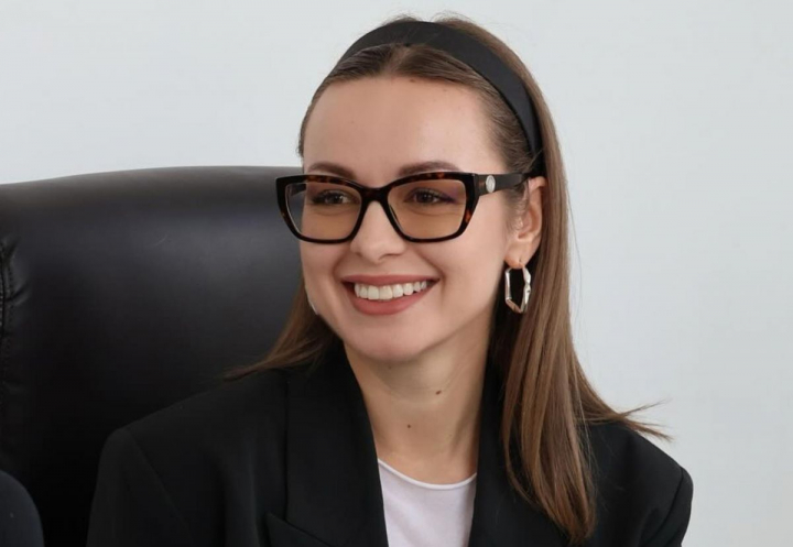 Iată cum ne revenim după mesele abundente de sărbători! Sfaturi de la nutriționista Elena Ozun - VIDEO Iată cum ne revenim după mesele abundente de sărbători! Sfaturi de la nutriționista Elena Ozun - VIDEO