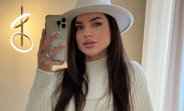 Din pasiunea pentru dans, a deschis o școală de pole. Povestea mai puțin cunoscută a Cristinei Scarlevschi: „Atunci pe mine nimeni nu mă cunoștea” - VIDEO Din pasiunea pentru dans, a deschis o școală de pole. Povestea mai puțin cunoscută a Cristinei Scarlevschi: „Atunci pe mine nimeni nu mă cunoștea” - VIDEO