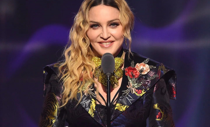Pe Instagram pozează sexy, însă în imaginile surprinse de paparazzi e de nerecunoscut! Cum arată Madonna într-o zi normală, fără filtre și make-up - FOTO Pe Instagram pozează sexy, însă în imaginile surprinse de paparazzi e de nerecunoscut! Cum arată Madonna într-o zi normală, fără filtre și make-up - FOTO