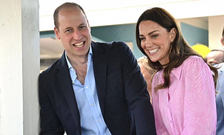 Prințul William și Kate Middleton pregătesc o surpriză de proporții! Cum s-au dat de gol în fața fanilor - VIDEO Prințul William și Kate Middleton pregătesc o surpriză de proporții! Cum s-au dat de gol în fața fanilor - VIDEO