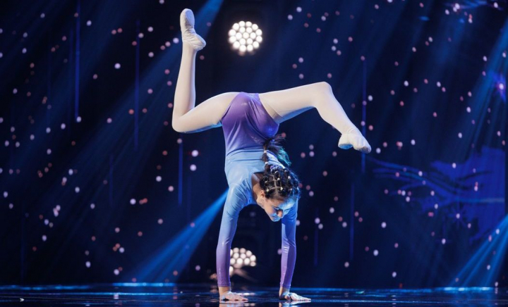 Damaris Lupu a uluit, din nou, cu un număr hipnotizant de contorsionism. Reacția juraților: „Eu cred că se va face un film după povestea ta” - VIDEO Damaris Lupu a uluit, din nou, cu un număr hipnotizant de contorsionism. Reacția juraților: „Eu cred că se va face un film după povestea ta” - VIDEO