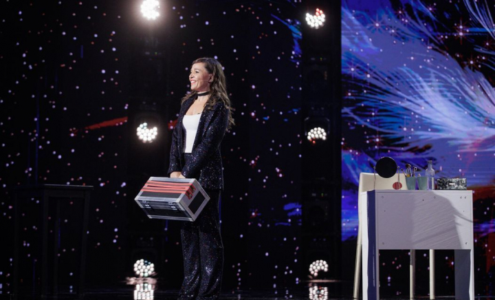 Celia Munoz a ridicat sala în picioare cu momentul de ventrilocism. Mihai Bobonete o vede în marea finală: „E unul din cele mai bune numere pe care le-am văzut vreodată” - VIDEO Celia Munoz a ridicat sala în picioare cu momentul de ventrilocism. Mihai Bobonete o vede în marea finală: „E unul din cele mai bune numere pe care le-am văzut vreodată” - VIDEO