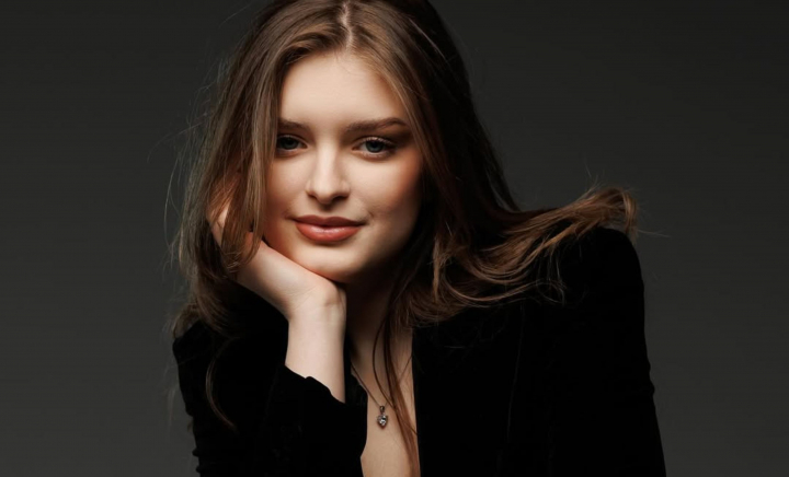 Sofia Scarlat, pe urmele mamei sale! Cum sună noua ei piesă și ce o face specială - VIDEO Sofia Scarlat, pe urmele mamei sale! Cum sună noua ei piesă și ce o face specială - VIDEO