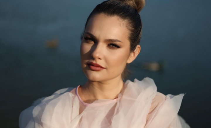 Valeria Pasha s-a lăsat provocată! Iată pe ce a cheltuit interpreta cei mai mulți bani - VIDEO Valeria Pasha s-a lăsat provocată! Iată pe ce a cheltuit interpreta cei mai mulți bani - VIDEO